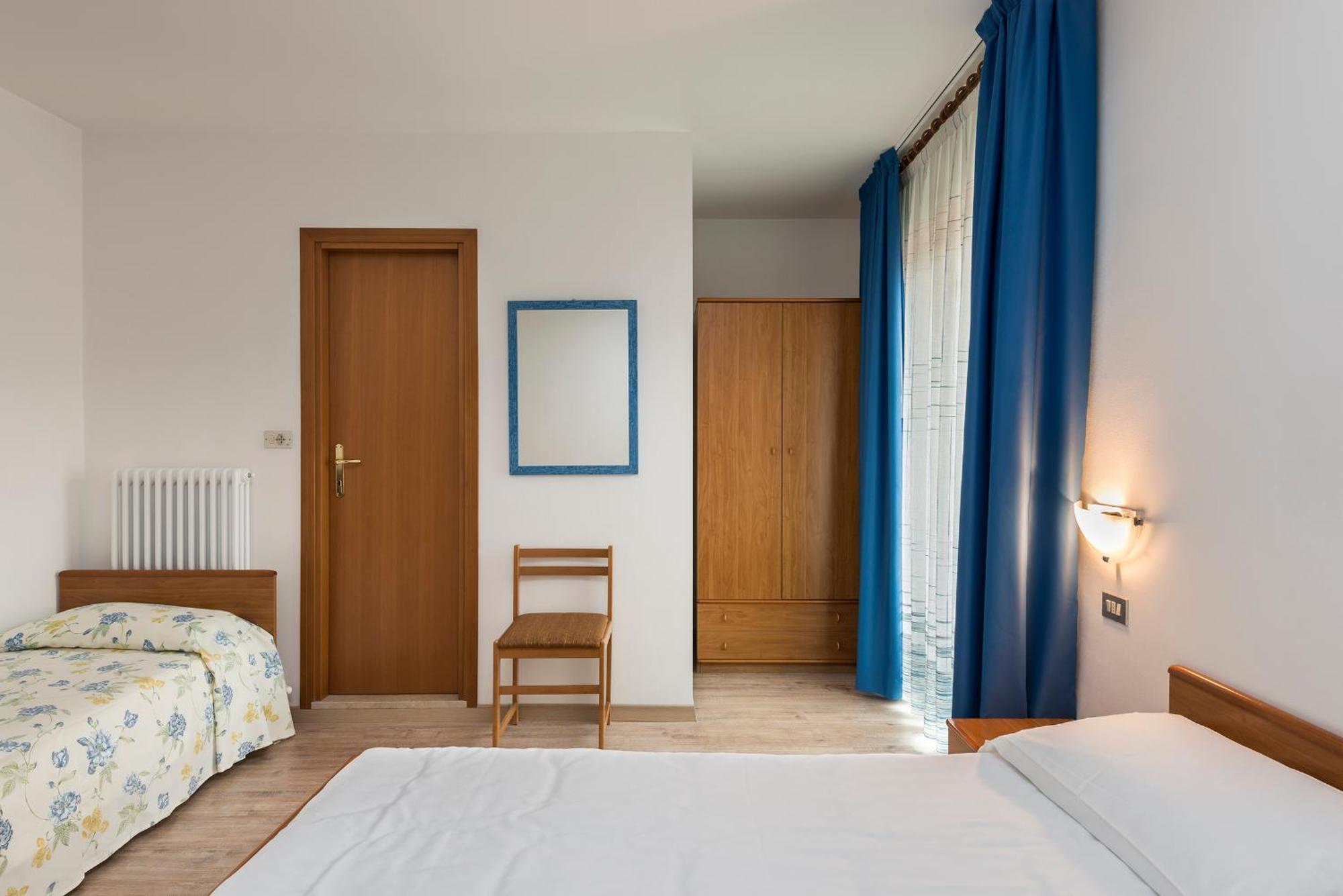 Hotel Villa Al Vento Torbole Sul Garda Room photo