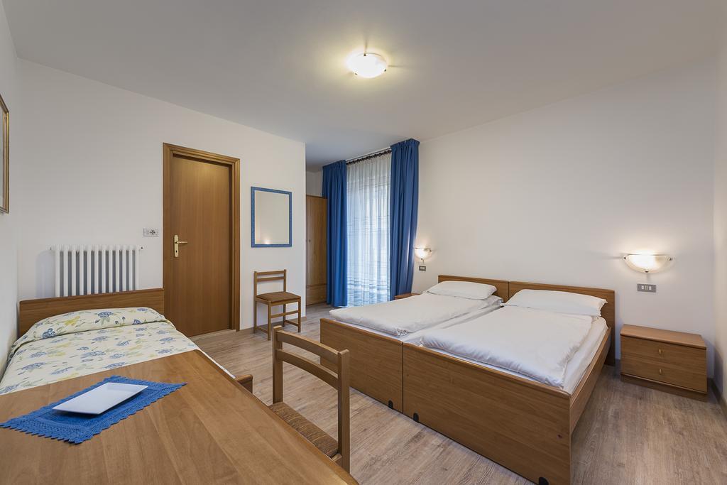 Hotel Villa Al Vento Torbole Sul Garda Room photo
