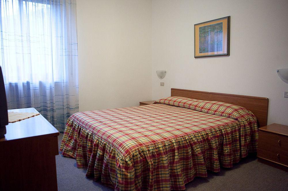 Hotel Villa Al Vento Torbole Sul Garda Exterior photo